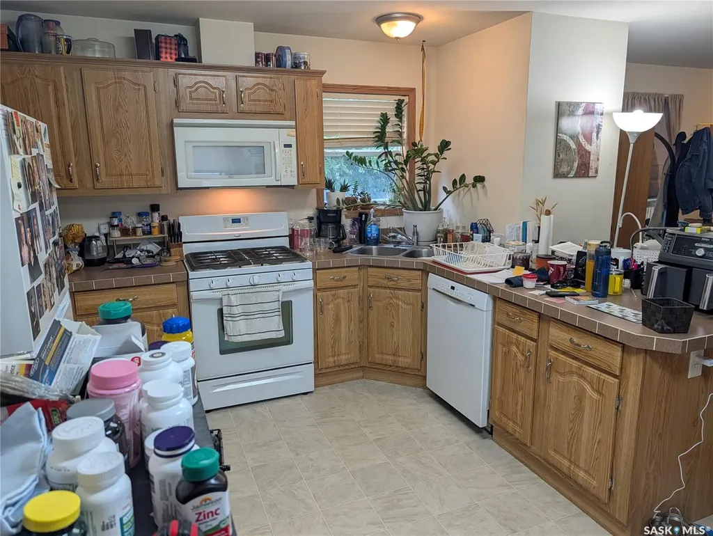 1295 9th Avenue NE Moose Jaw SK S6J 1C5