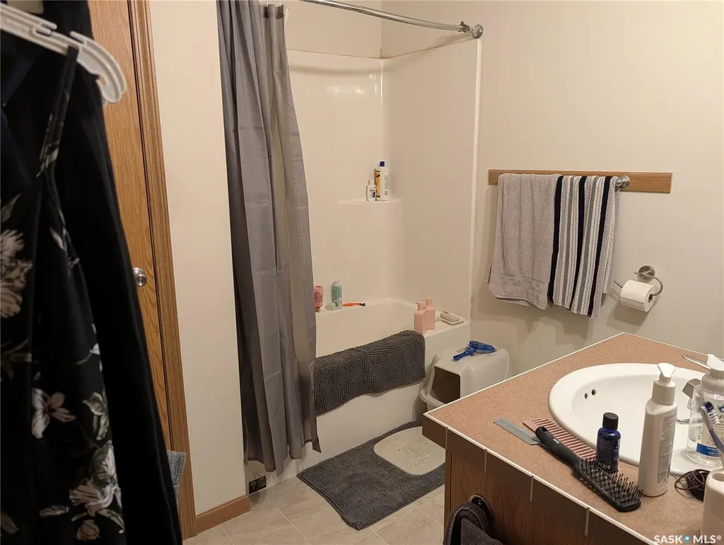 1295 9th Avenue NE Moose Jaw SK S6J 1C5