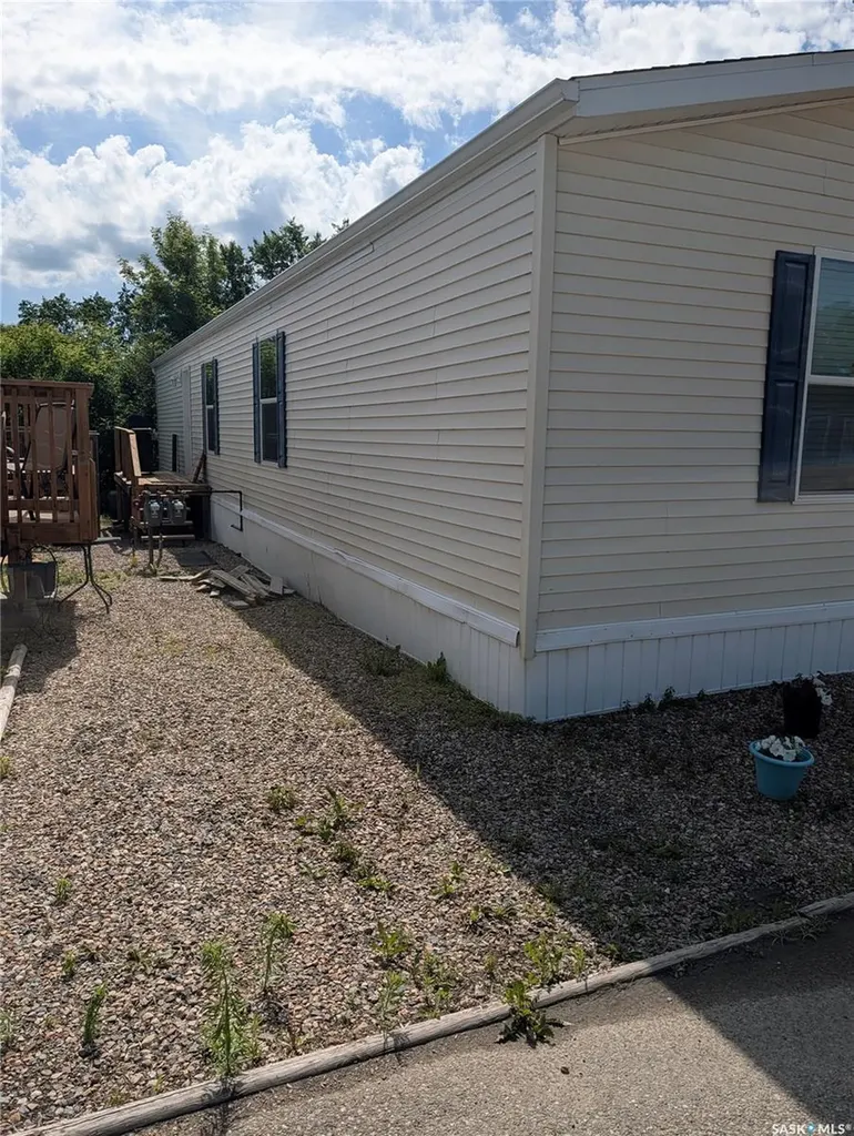 1295 9th Avenue NE Moose Jaw SK S6J 1C5