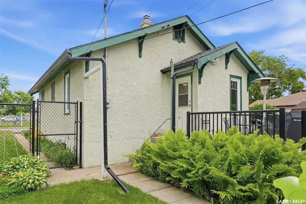 416 22nd Street W Prince Albert SK S6V 4K6