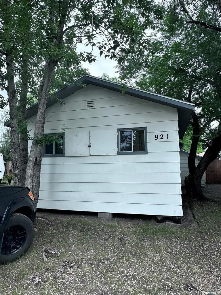 921 Joseph Crescent Cochin SK S0M 0L0