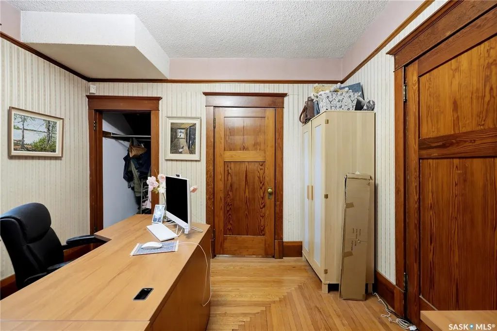 606 Bedford Road Saskatoon SK S7L 0E8