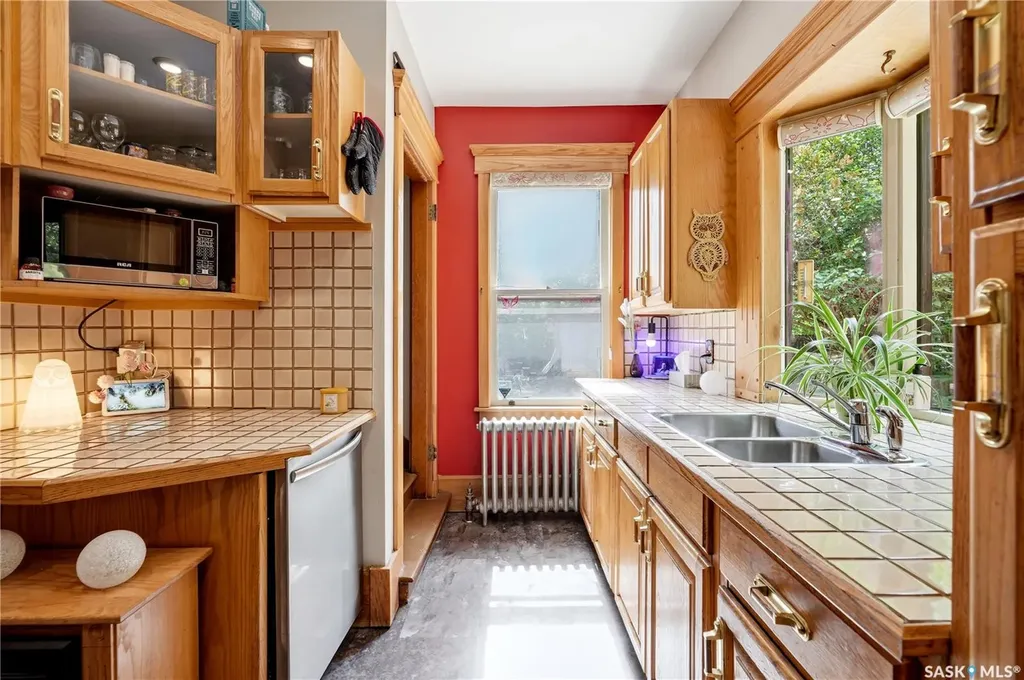 606 Bedford Road Saskatoon SK S7L 0E8
