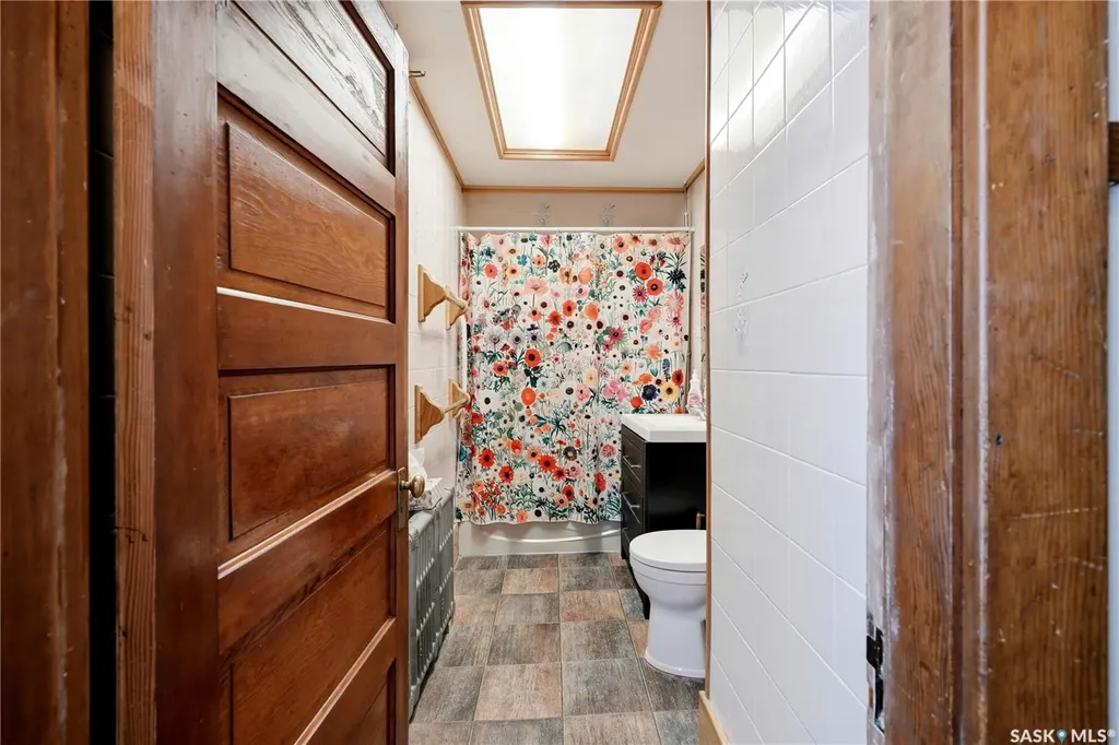 606 Bedford Road Saskatoon SK S7L 0E8
