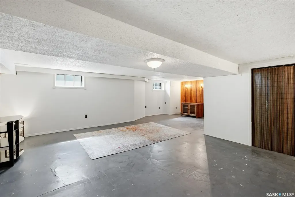 606 Bedford Road Saskatoon SK S7L 0E8