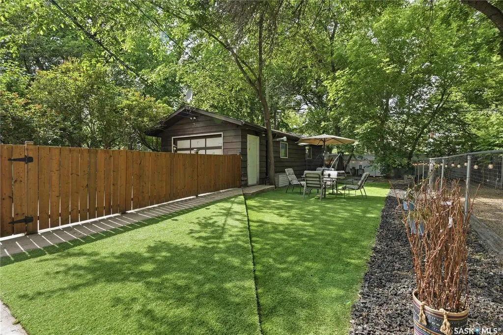 606 Bedford Road Saskatoon SK S7L 0E8