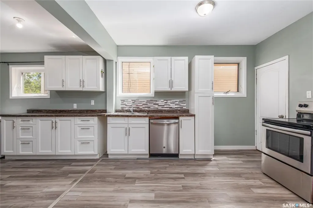 430 Duffield Street W Moose Jaw SK S6H 5H8