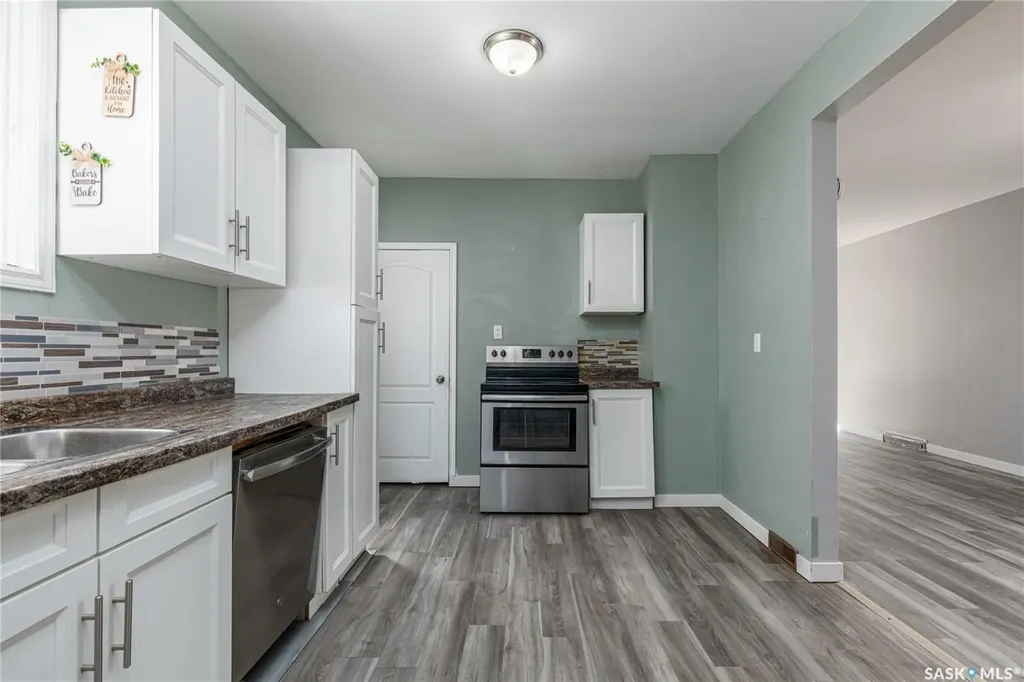 430 Duffield Street W Moose Jaw SK S6H 5H8