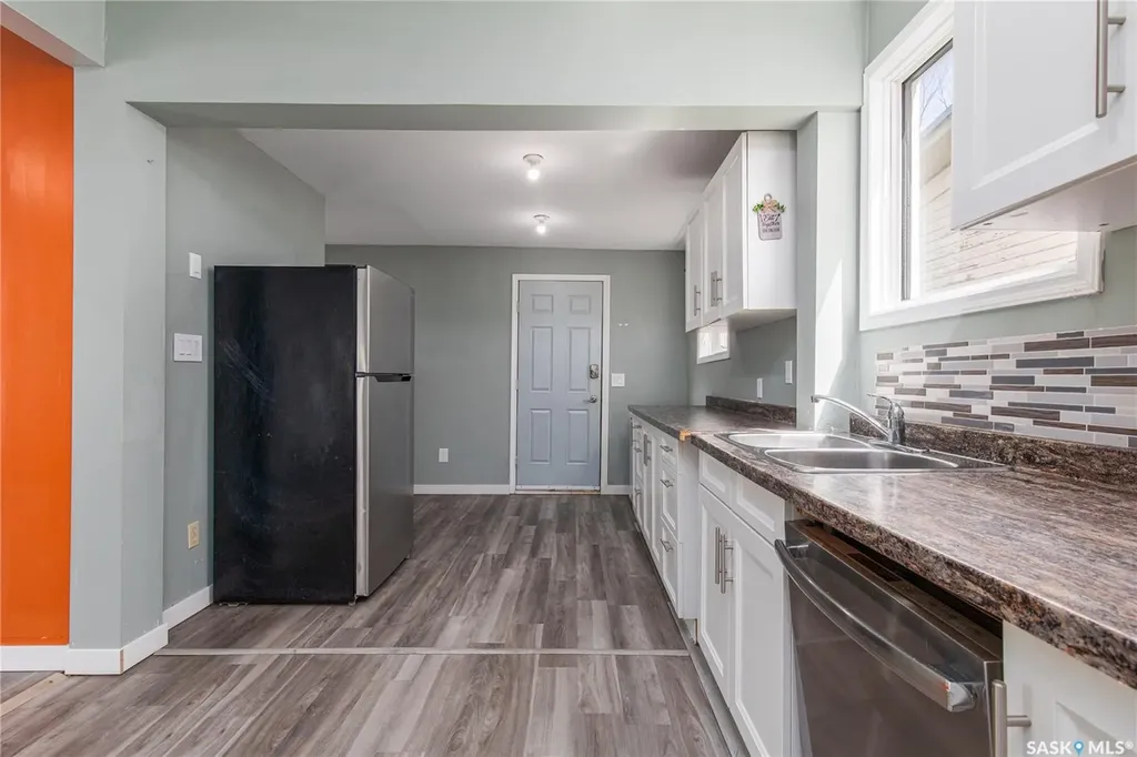 430 Duffield Street W Moose Jaw SK S6H 5H8