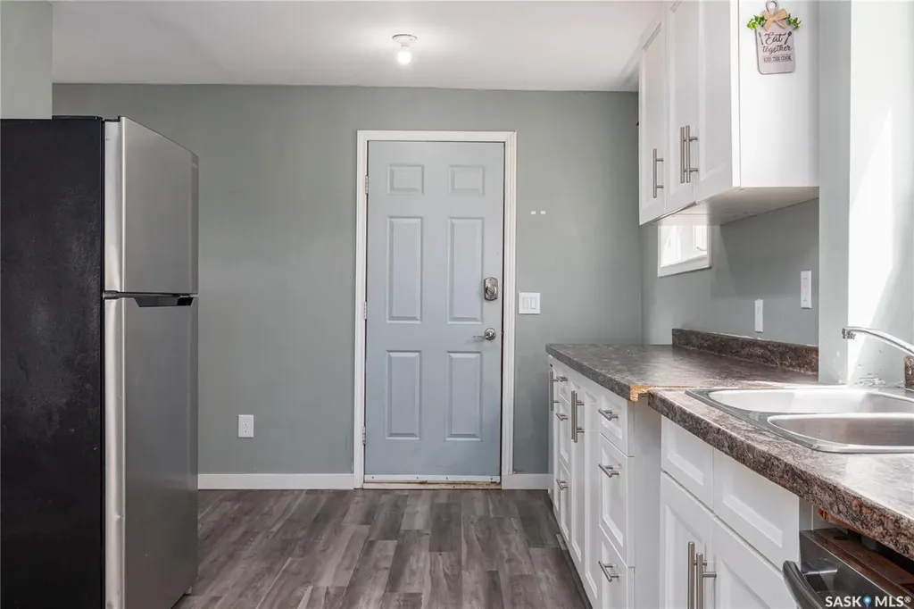 430 Duffield Street W Moose Jaw SK S6H 5H8