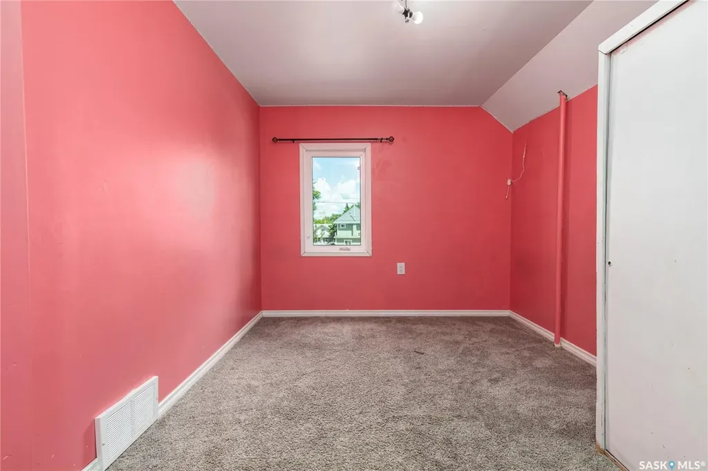 430 Duffield Street W Moose Jaw SK S6H 5H8