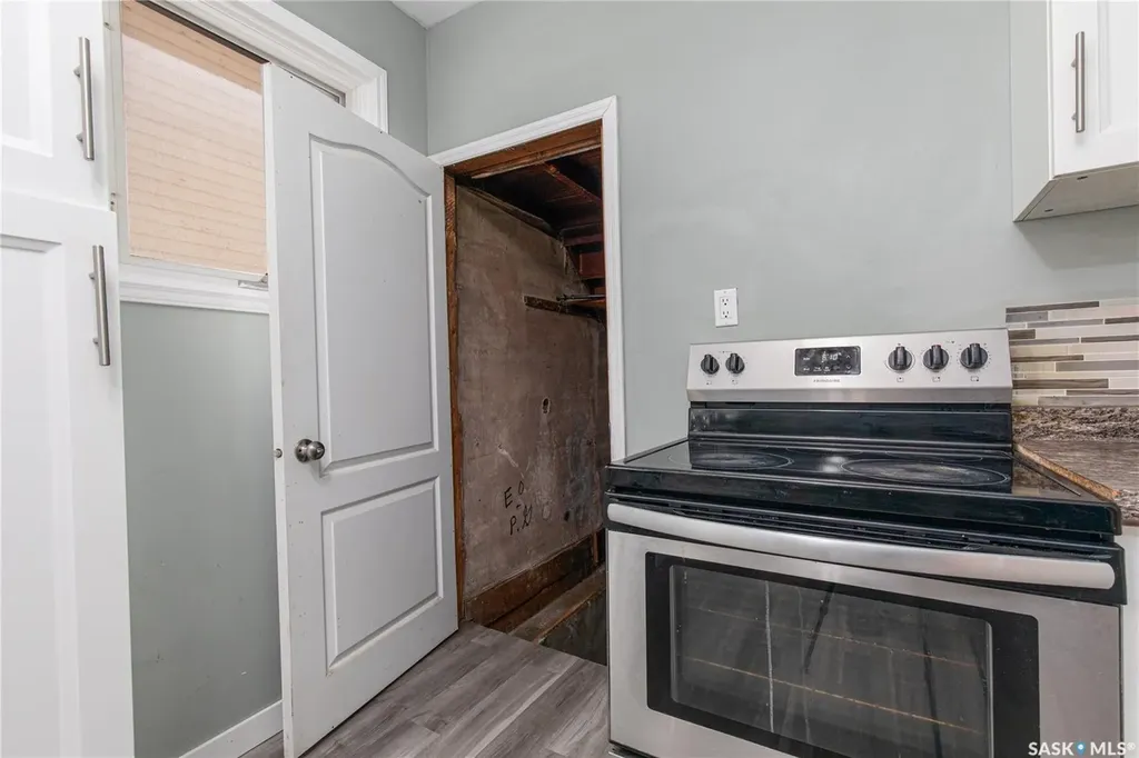 430 Duffield Street W Moose Jaw SK S6H 5H8