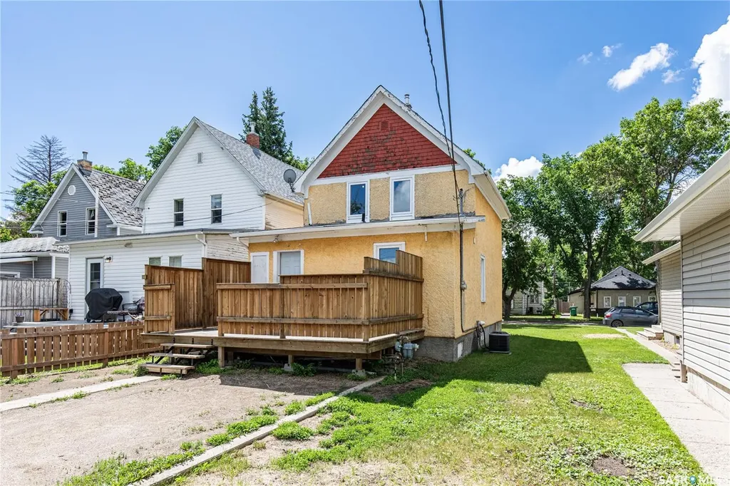 430 Duffield Street W Moose Jaw SK S6H 5H8