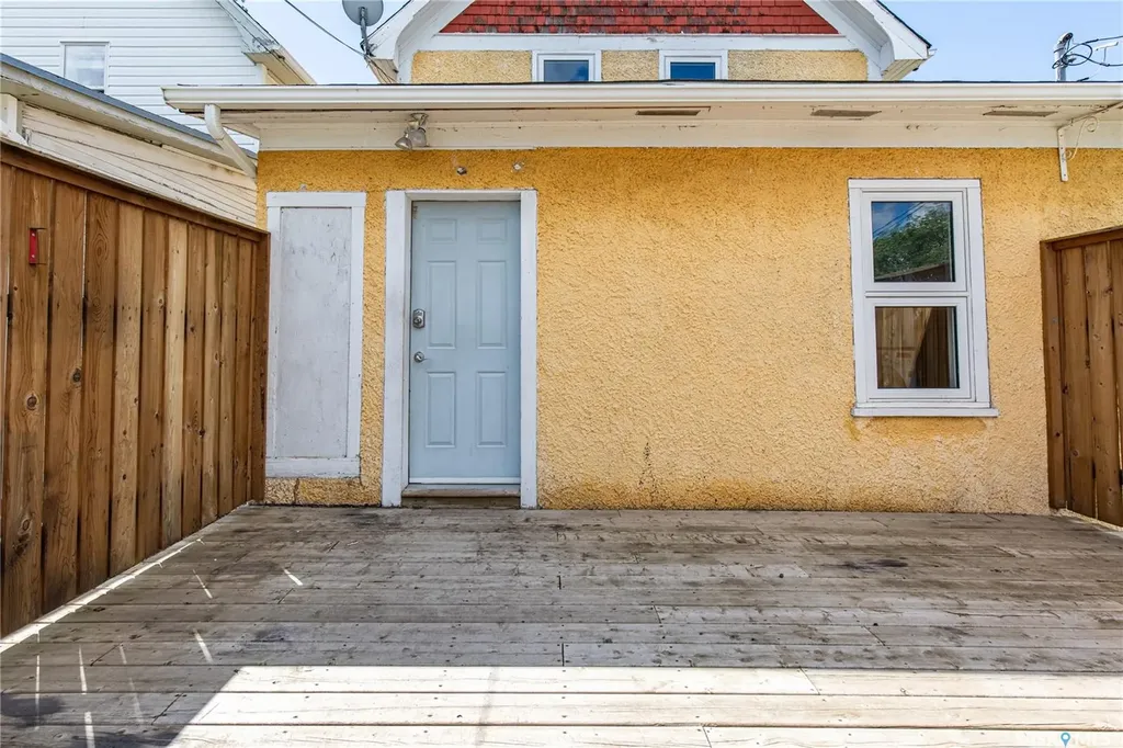 430 Duffield Street W Moose Jaw SK S6H 5H8