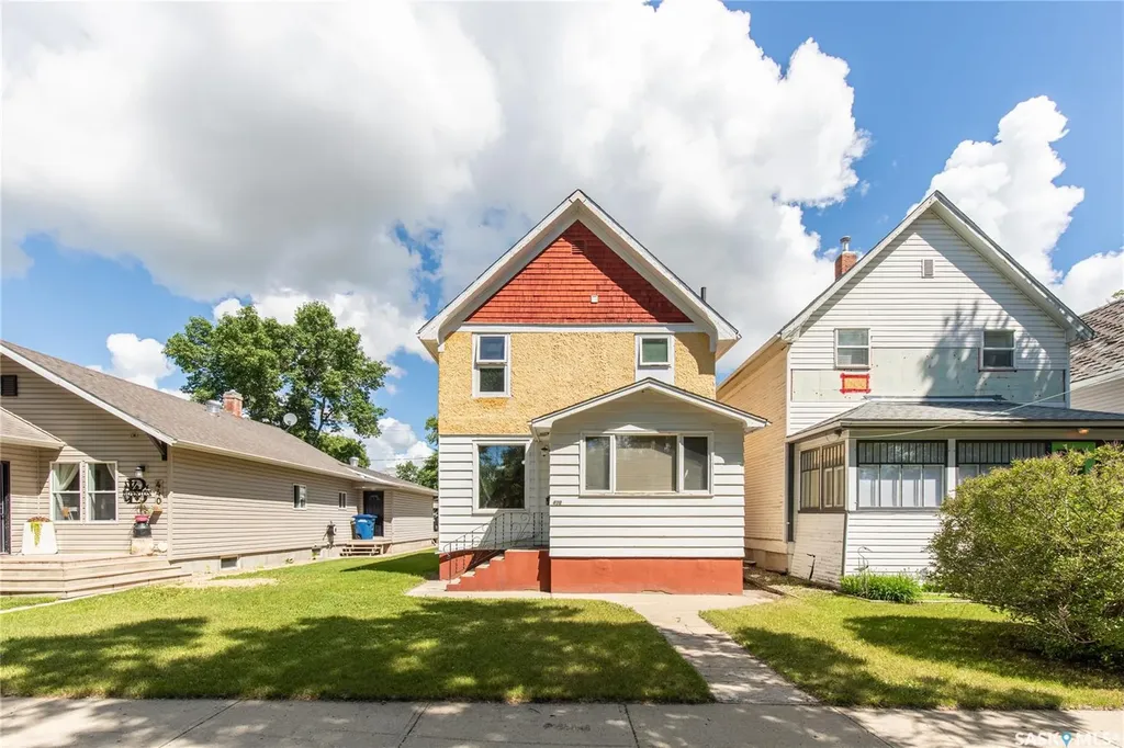 430 Duffield Street W Moose Jaw SK S6H 5H8
