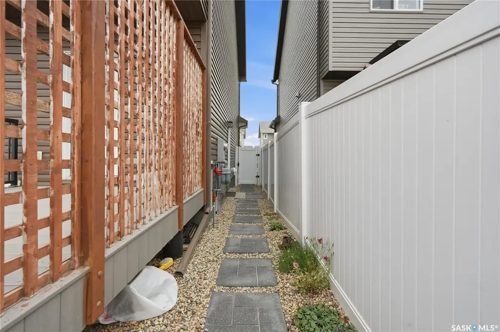 855 Mcfaull Rise Saskatoon SK S7V 0S5