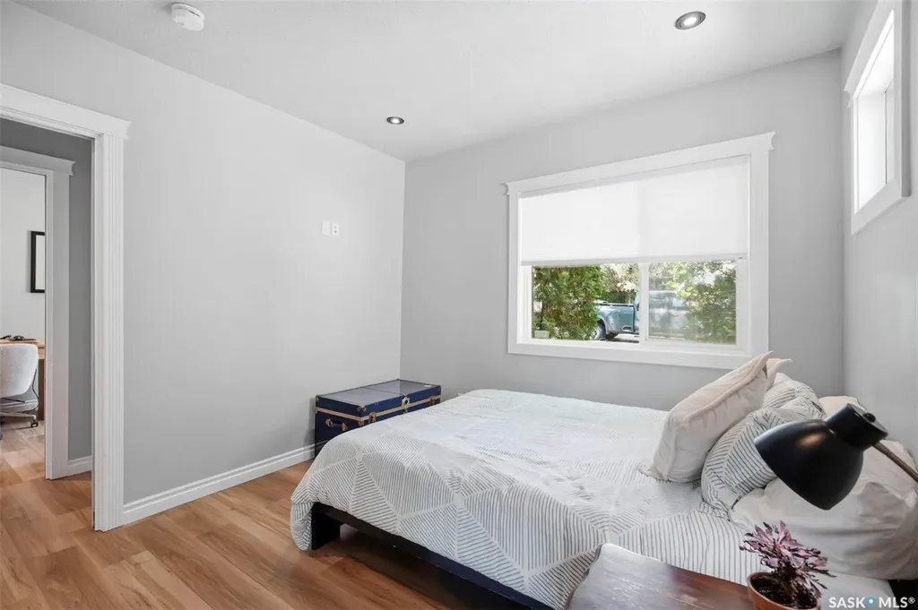 1014 9th Street E Saskatoon SK S7H 0N2