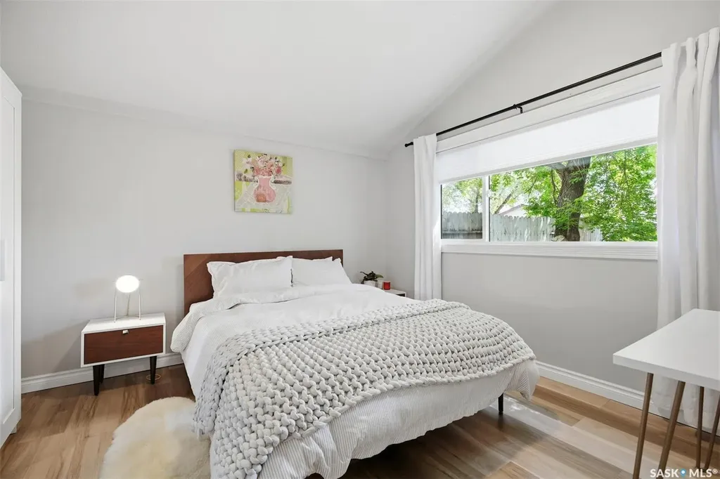 1014 9th Street E Saskatoon SK S7H 0N2
