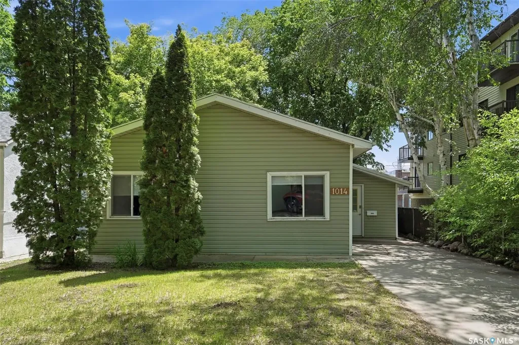 1014 9th Street E Saskatoon SK S7H 0N2