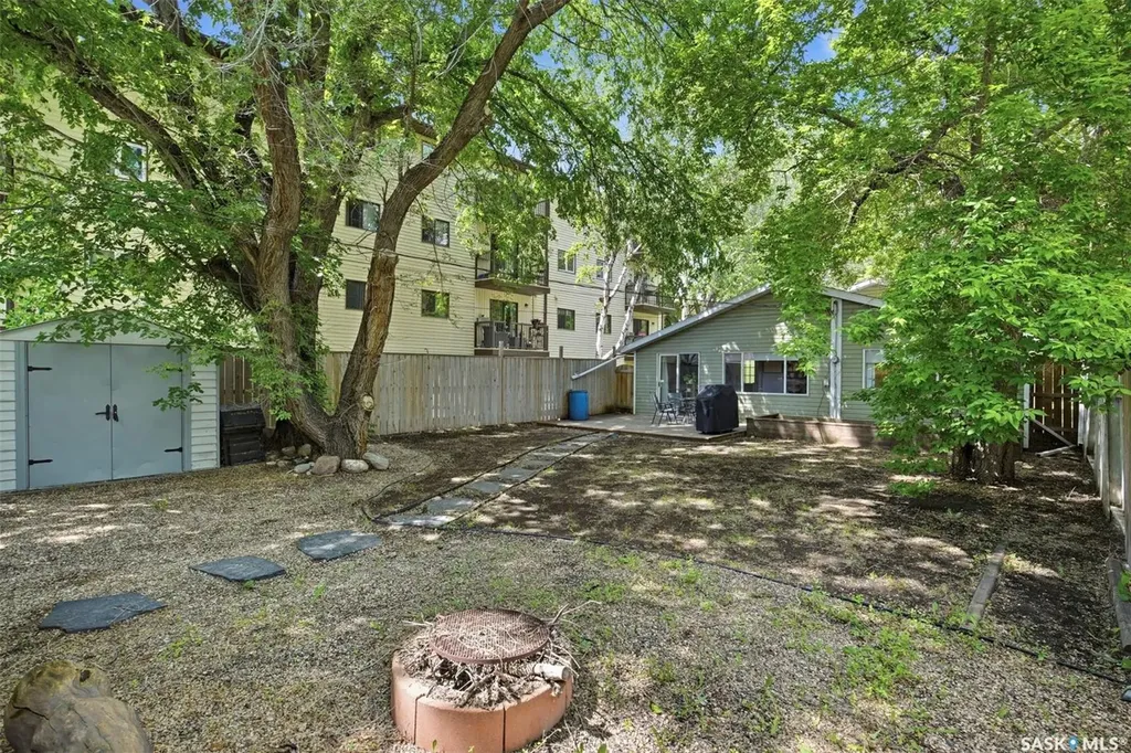 1014 9th Street E Saskatoon SK S7H 0N2