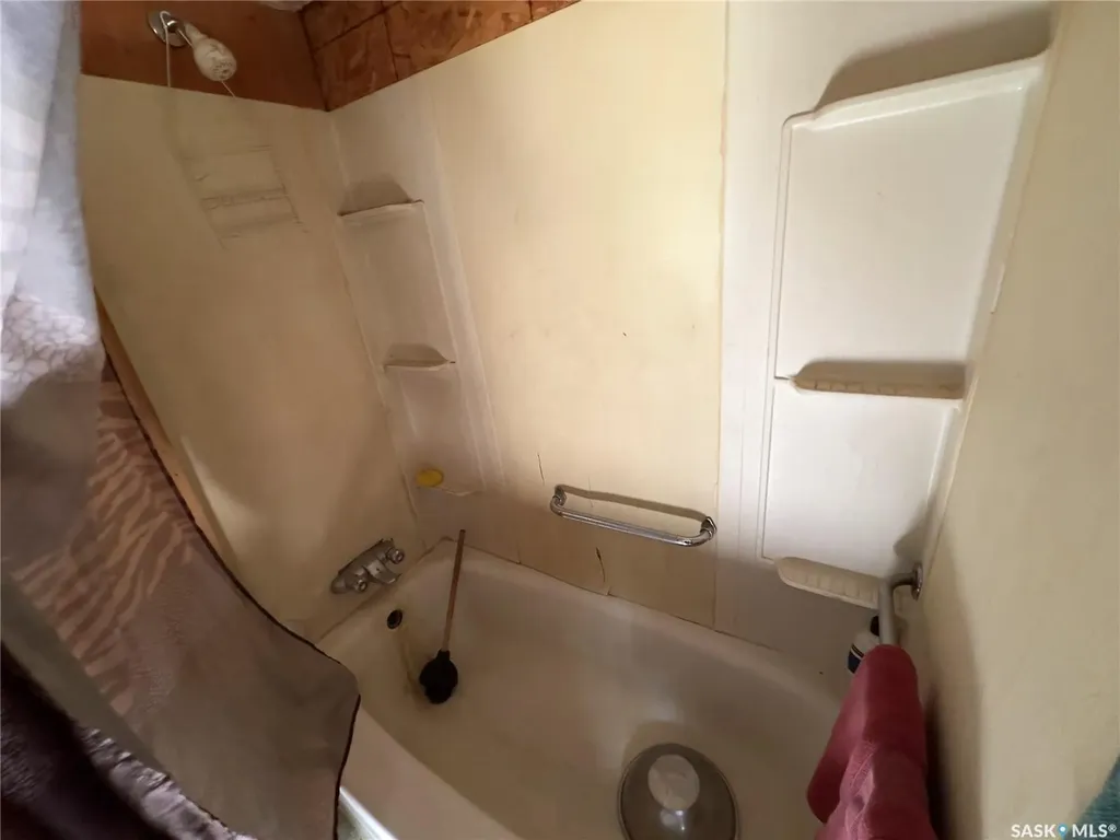 1010 Athabasca Street E Moose Jaw SK S6H 0N2