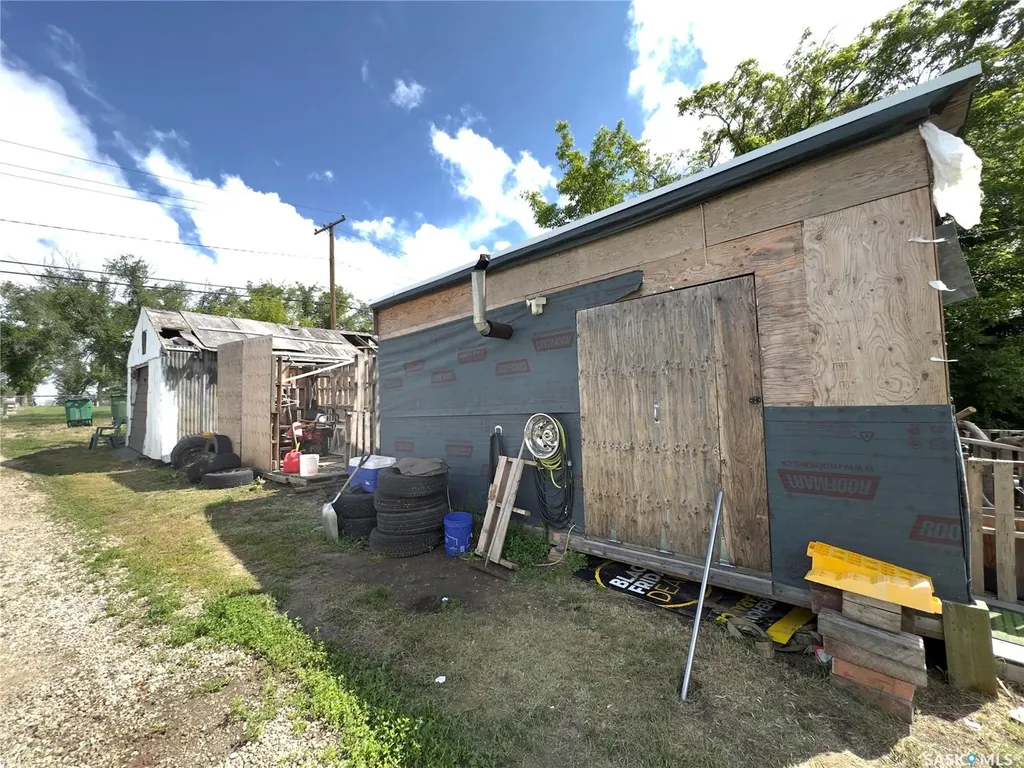 1010 Athabasca Street E Moose Jaw SK S6H 0N2