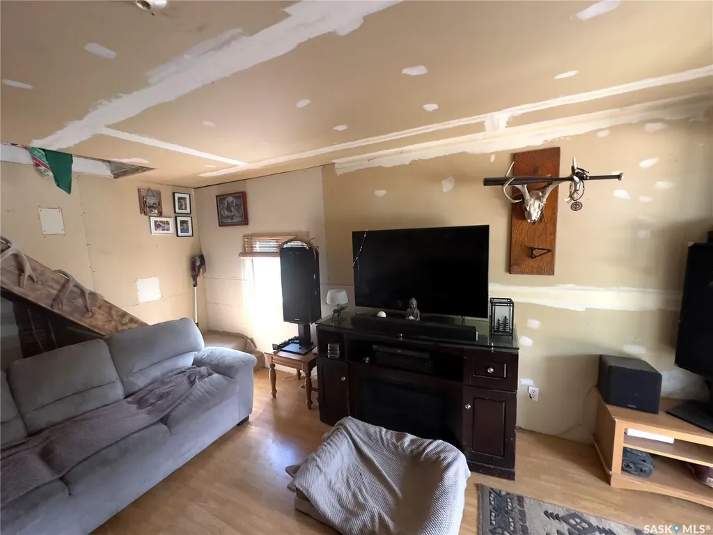 1010 Athabasca Street E Moose Jaw SK S6H 0N2