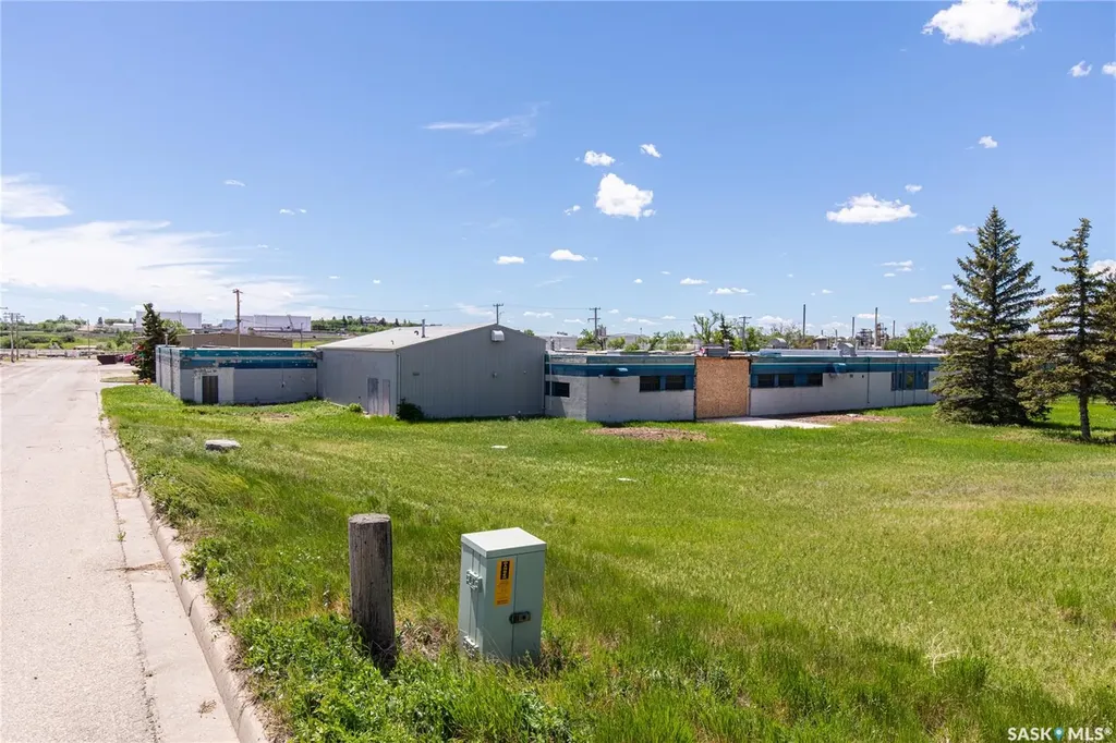 115 Coronation Drive Moose Jaw SK S6H 0G3