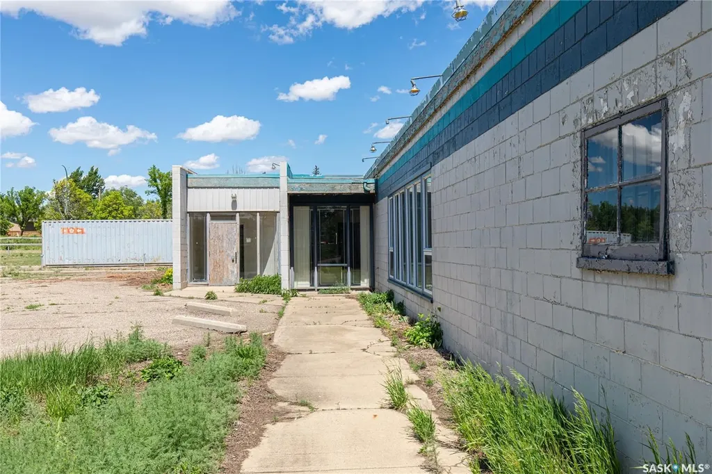 115 Coronation Drive Moose Jaw SK S6H 0G3
