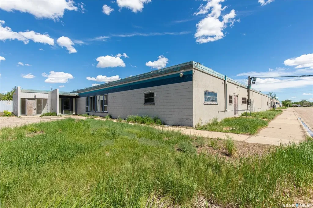 115 Coronation Drive Moose Jaw SK S6H 0G3