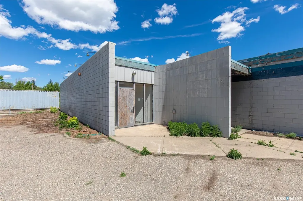 115 Coronation Drive Moose Jaw SK S6H 0G3