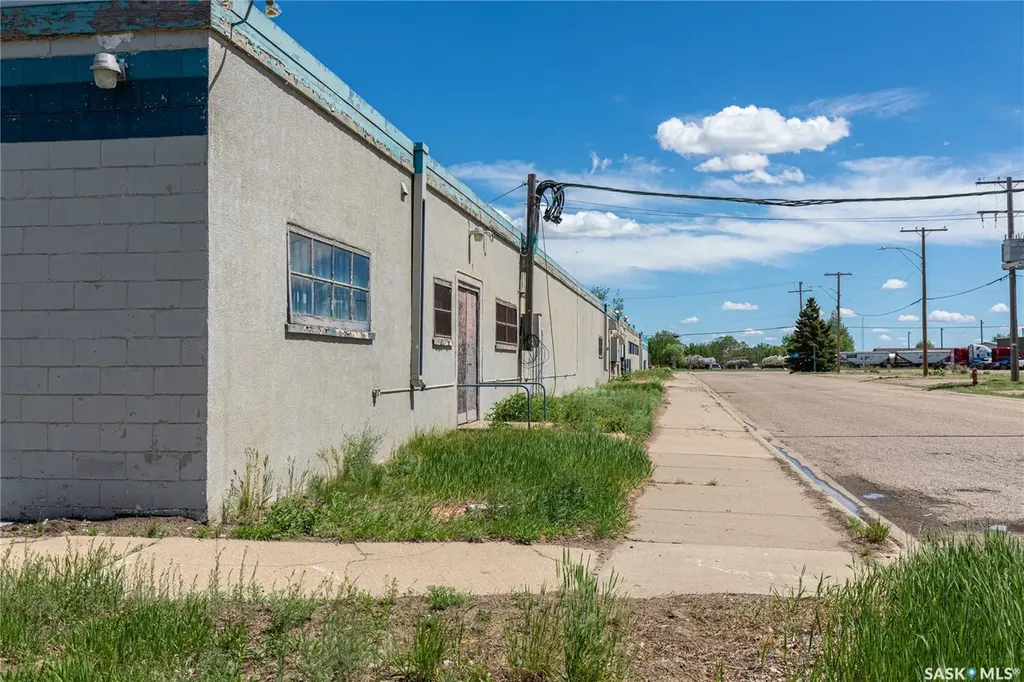 115 Coronation Drive Moose Jaw SK S6H 0G3
