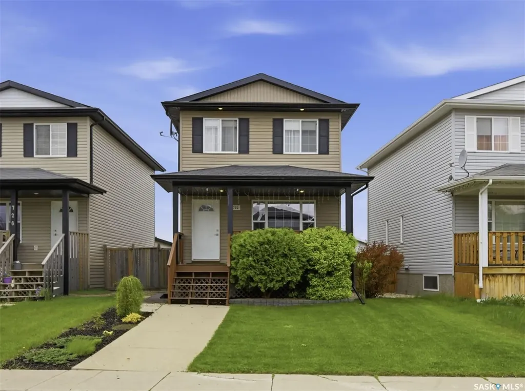 722 Lamarsh Lane Saskatoon SK S7W 1B6