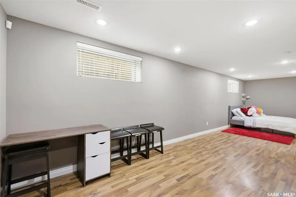 722 Lamarsh Lane Saskatoon SK S7W 1B6