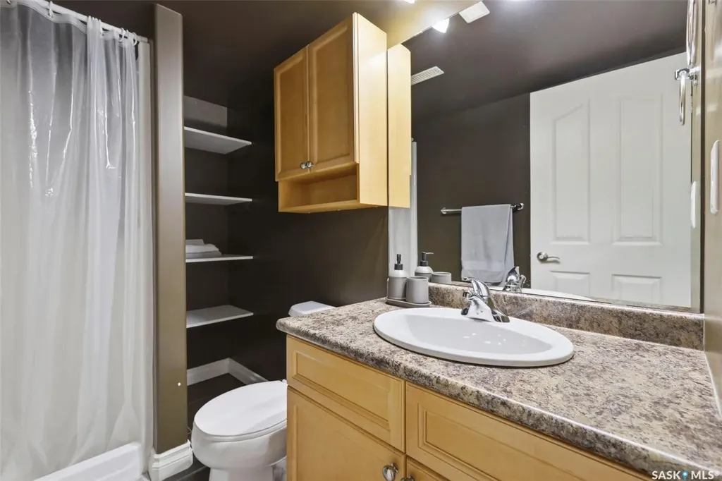722 Lamarsh Lane Saskatoon SK S7W 1B6