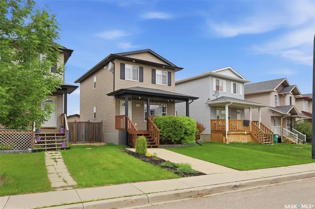 722 Lamarsh Lane Saskatoon SK S7W 1B6
