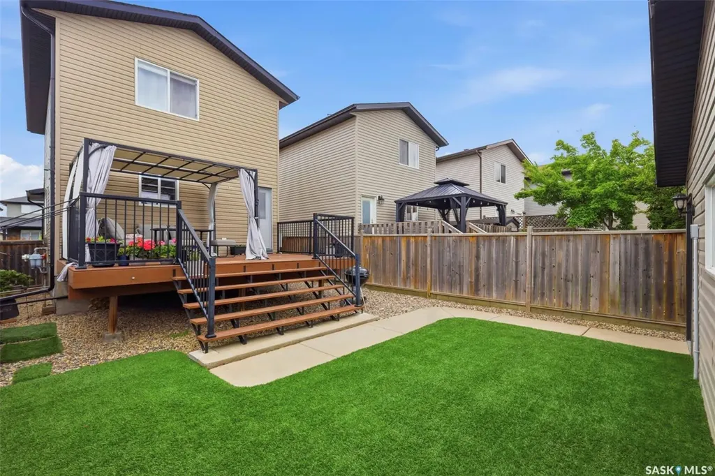722 Lamarsh Lane Saskatoon SK S7W 1B6