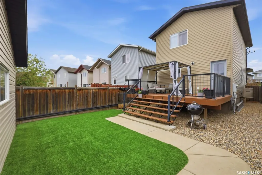 722 Lamarsh Lane Saskatoon SK S7W 1B6