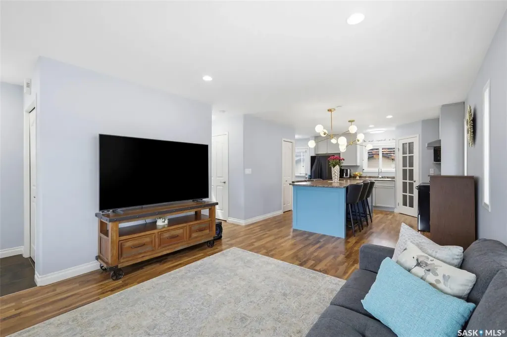 722 Lamarsh Lane Saskatoon SK S7W 1B6