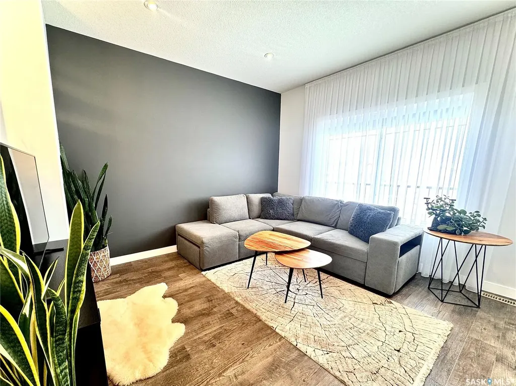 7937 Flax Avenue Regina SK S4Y 0E6