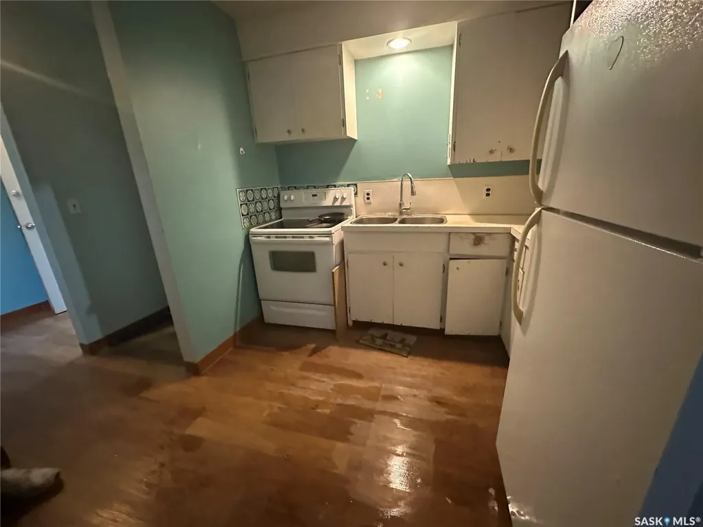 136 Center Street Assiniboia SK S0H 0B0