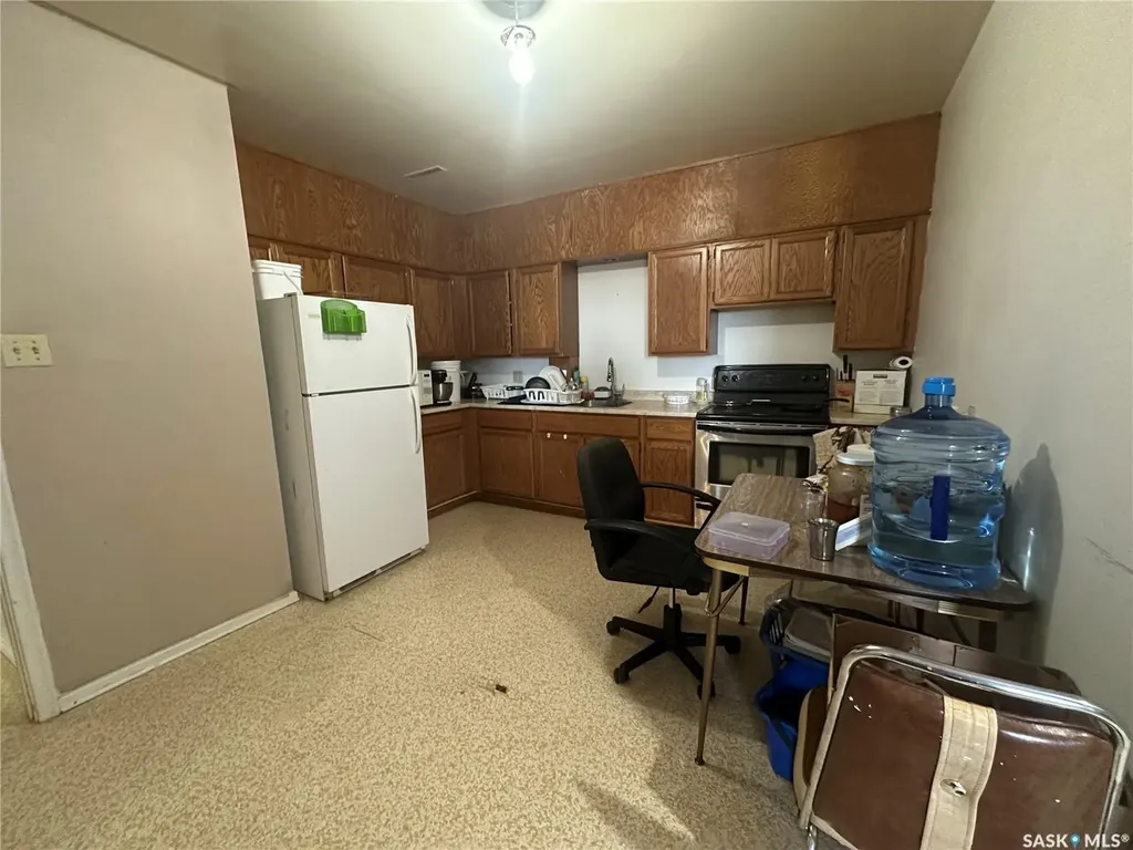 136 Center Street Assiniboia SK S0H 0B0