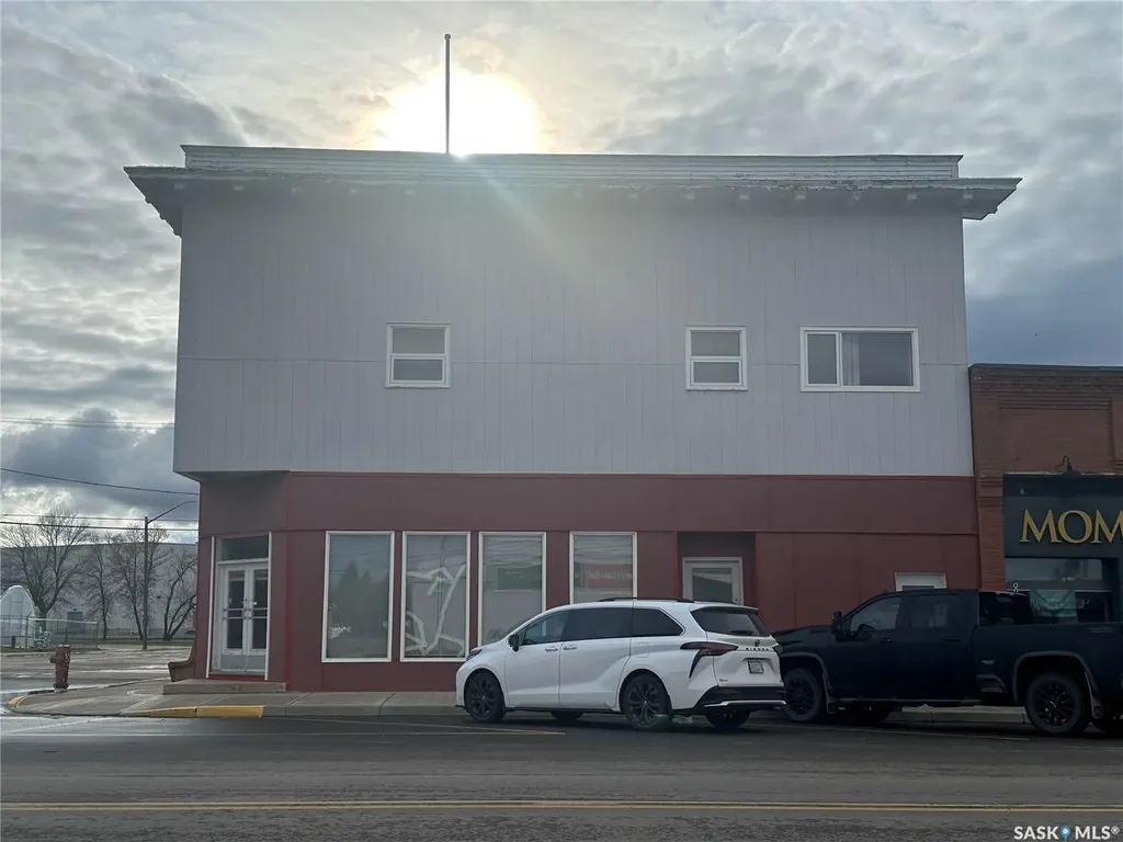 136 Center Street Assiniboia SK S0H 0B0