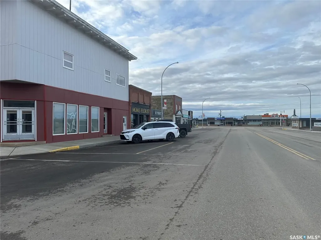 136 Center Street Assiniboia SK S0H 0B0