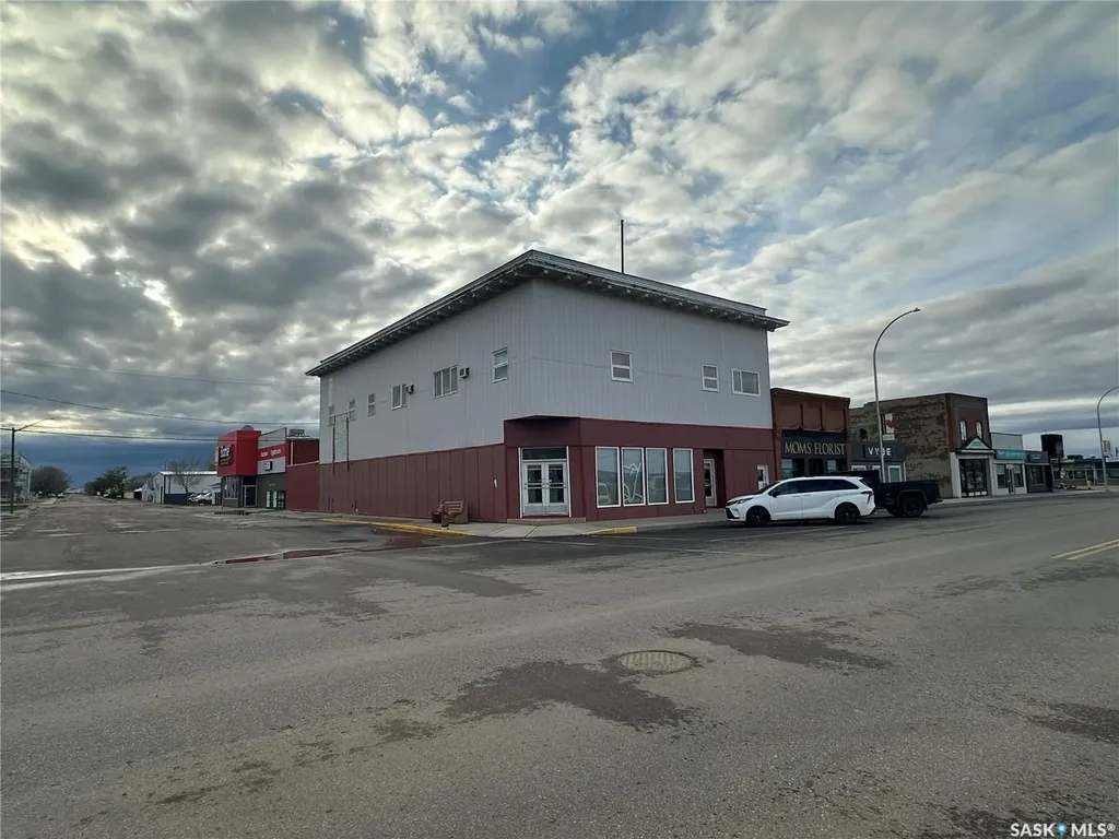 136 Center Street Assiniboia SK S0H 0B0
