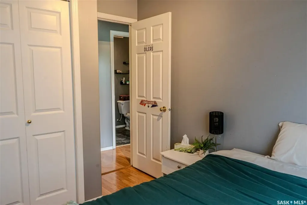 1430 10th Avenue E Regina SK S4N 7P6