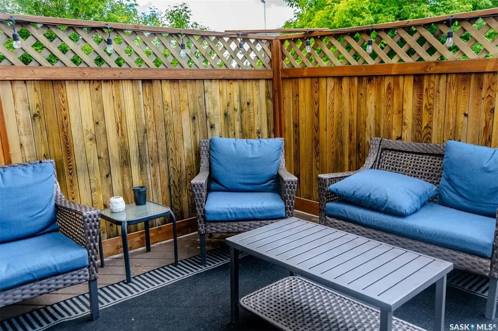 1430 10th Avenue E Regina SK S4N 7P6
