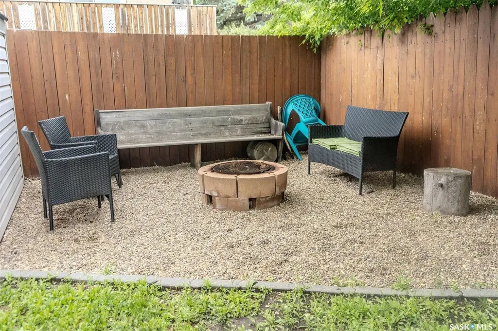 1430 10th Avenue E Regina SK S4N 7P6