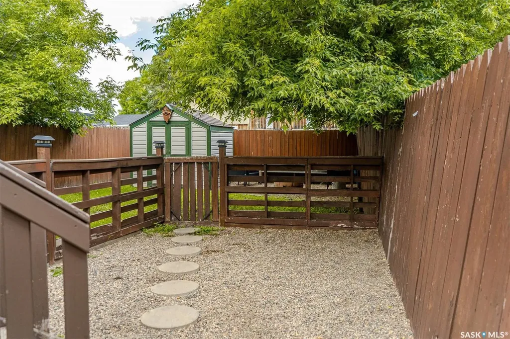 1430 10th Avenue E Regina SK S4N 7P6
