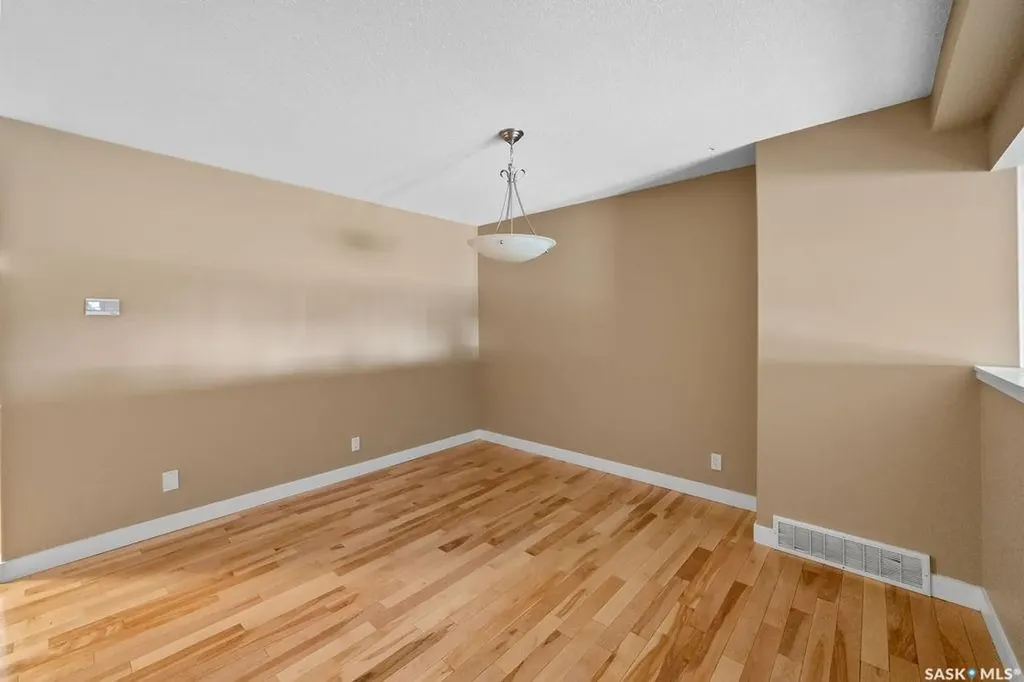 24 Cannington Mews Regina SK S4S 5Z7